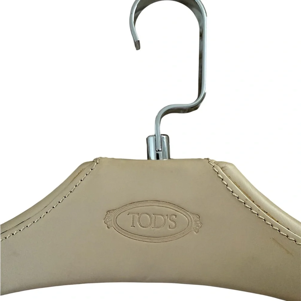 Tod's Tan Leather Garment Hanger